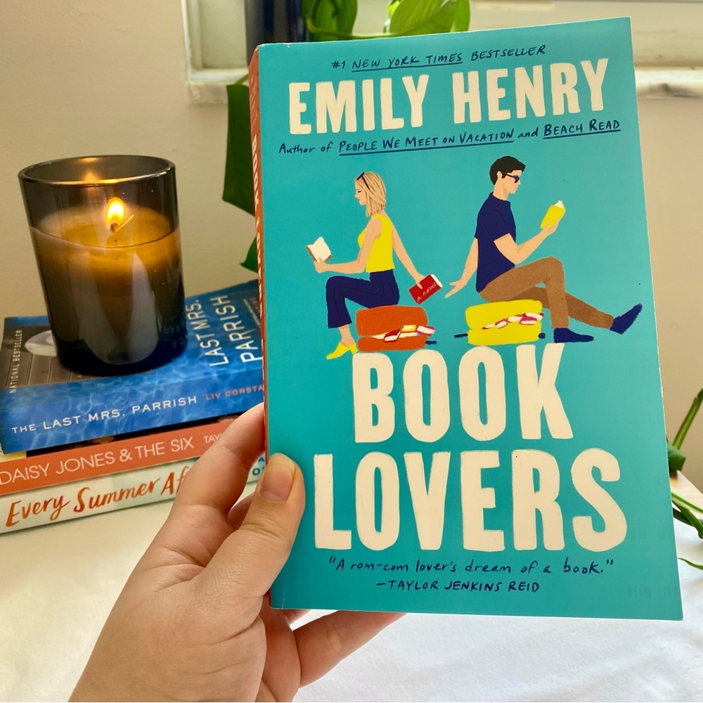 Book Lovers by Emily Henry (paperback book)